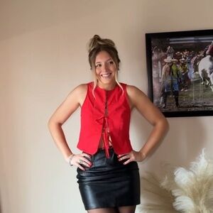 Red tie Up Sleeveless Top